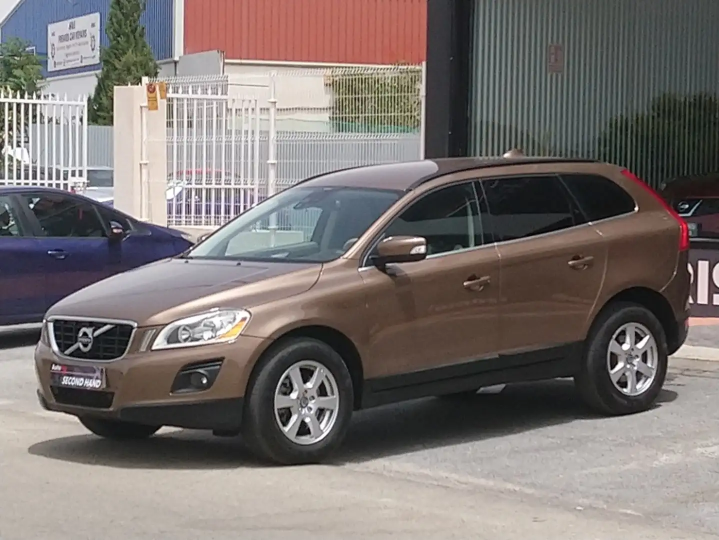 Volvo XC60 2.4D Summum Geartronic Marrón - 1