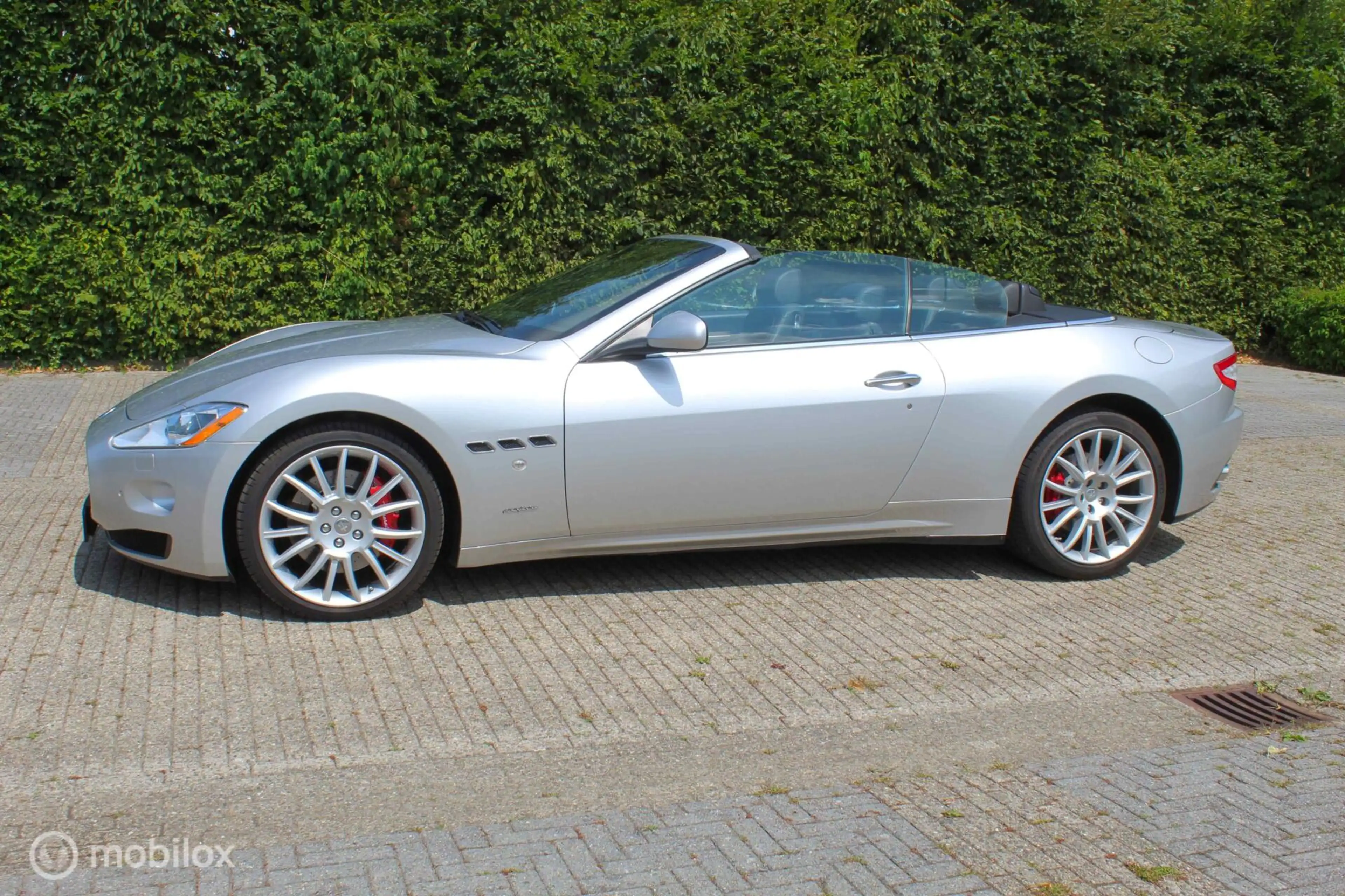 Maserati GranCabrio 4.7 — photo 17