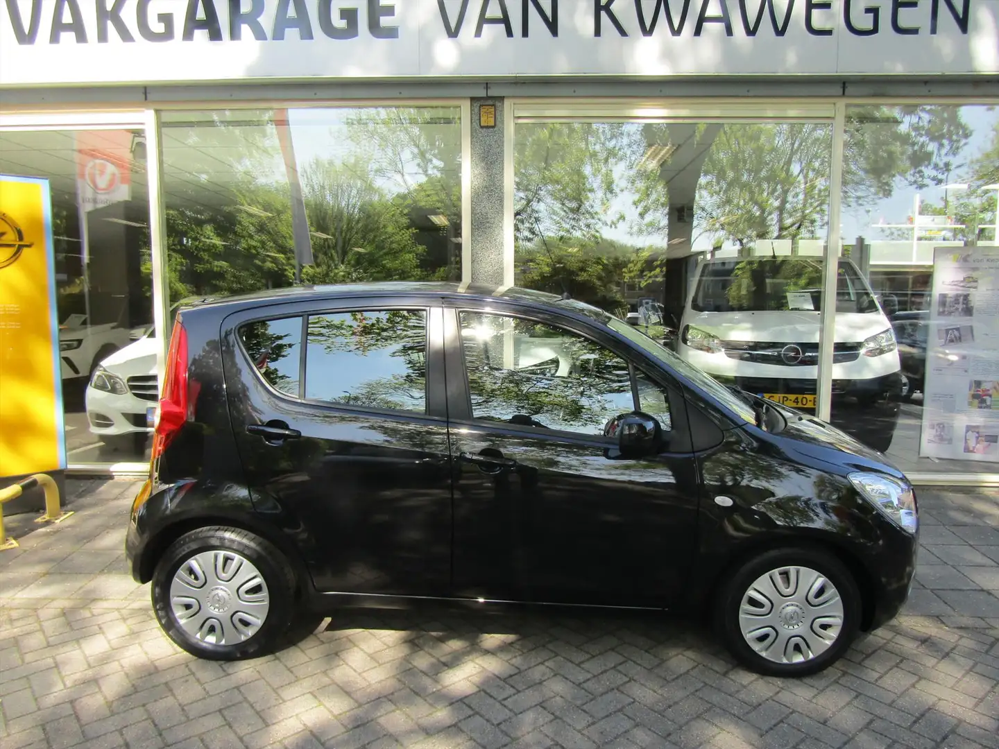 Opel Agila 1.2 16V 94pk AUTOMAAT AIRCO ELEK, RAMEN Zwart - 2