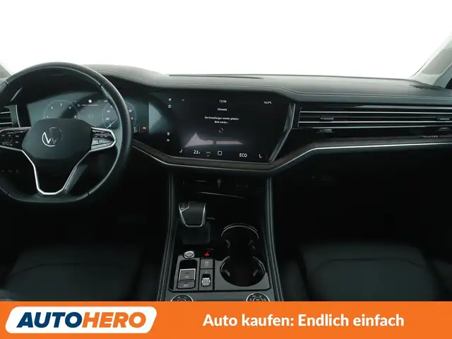 Volkswagen Touareg view 12