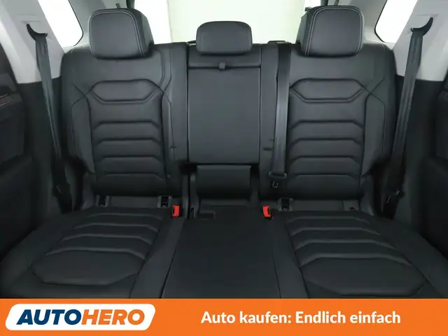 Volkswagen Touareg view 15