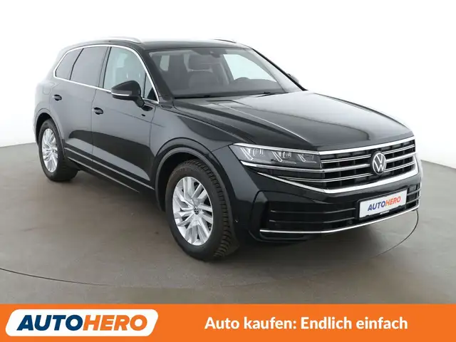 Volkswagen Touareg view 8
