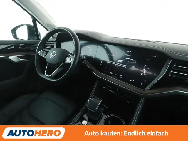 Volkswagen Touareg view 13