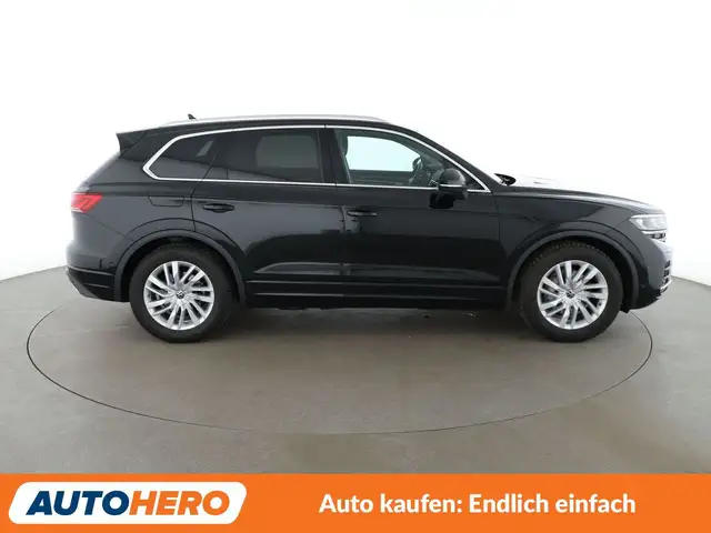 Volkswagen Touareg view 7