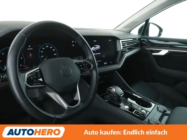 Volkswagen Touareg view 11