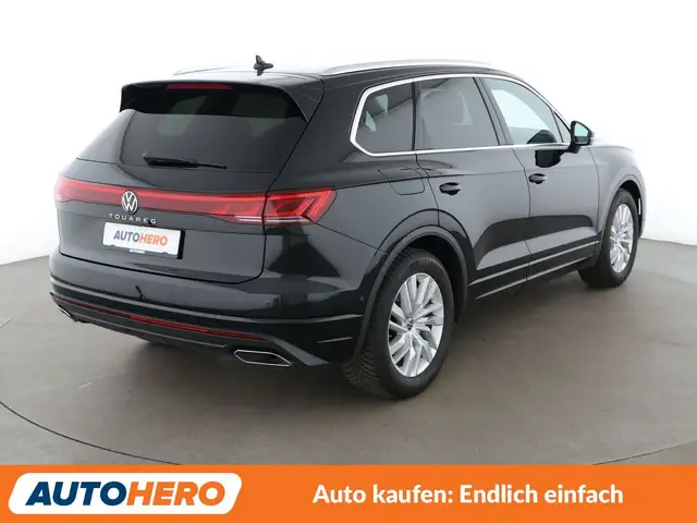 Volkswagen Touareg view 6