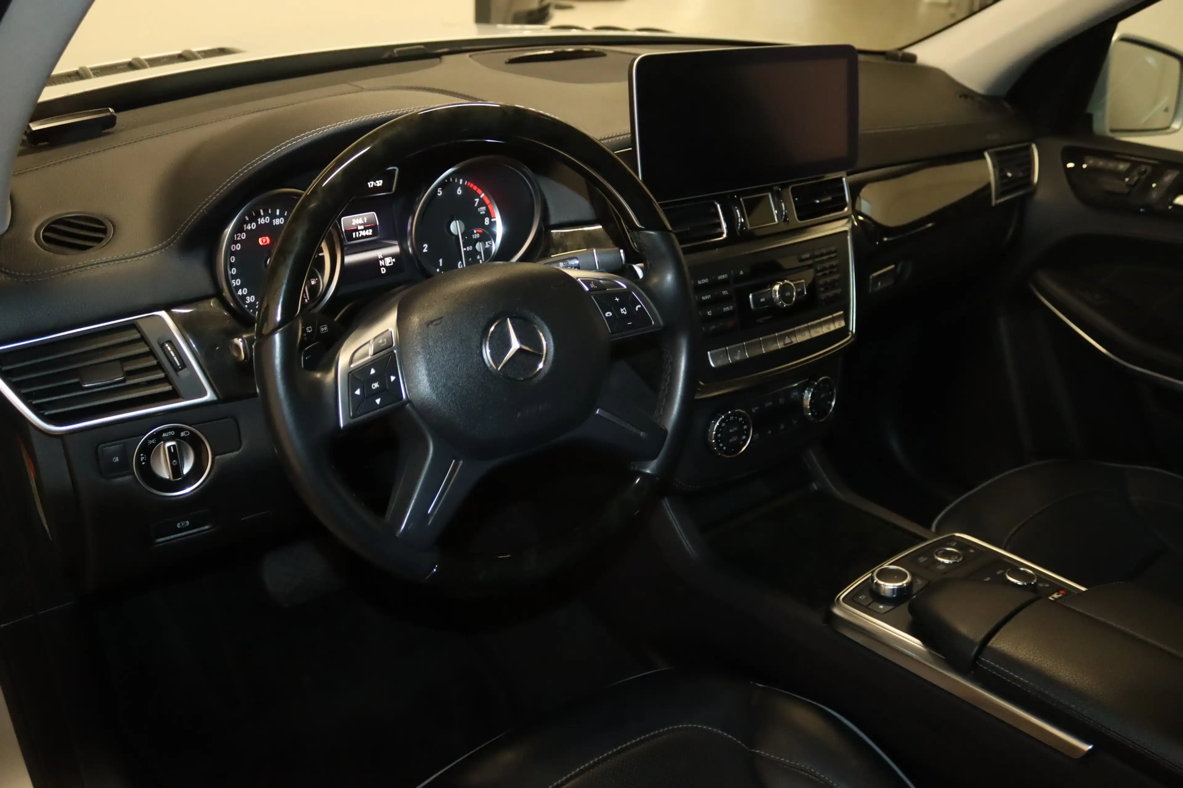 Mercedes-Benz GL 500 BlueEff. AMG Line 4M.-7Si.-PANO-TV-4xSHZ- — photo 13