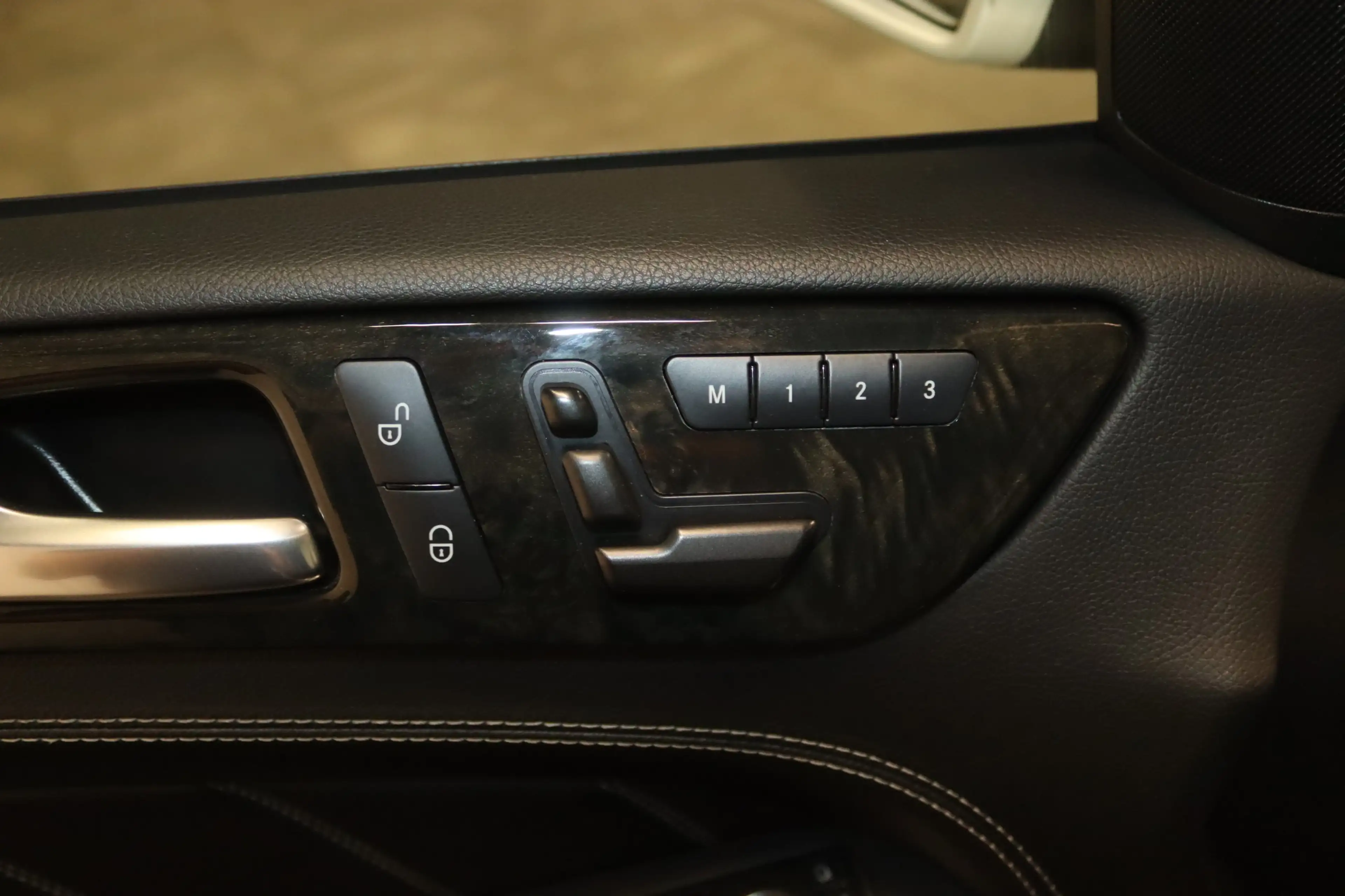 Mercedes-Benz GL 500 BlueEff. AMG Line 4M.-7Si.-PANO-TV-4xSHZ- — photo 15