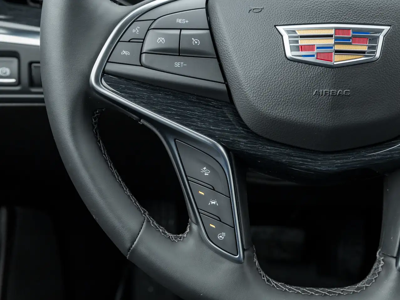 Cadillac XT5 снимка Cadillac XT5