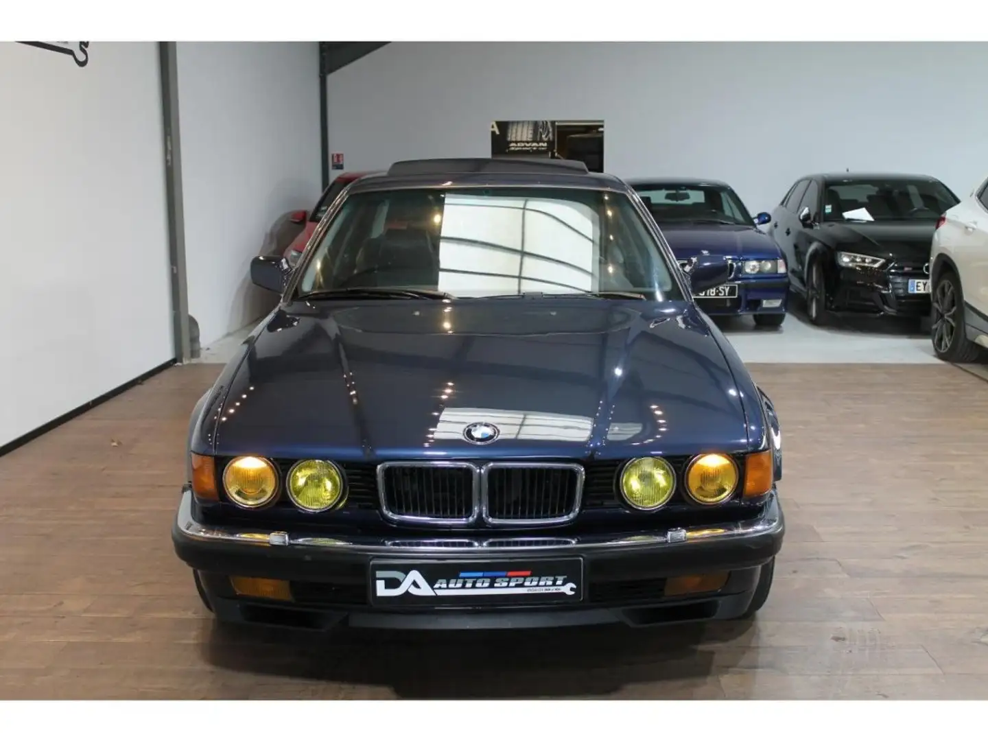 BMW 750 SERIE 750iL - BVA BERLINE E32 750iL Blau - 2