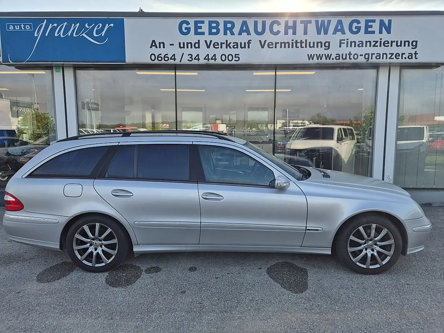Mercedes-Benz E 320 4Matic **Behindertengerecht** Grau - 1