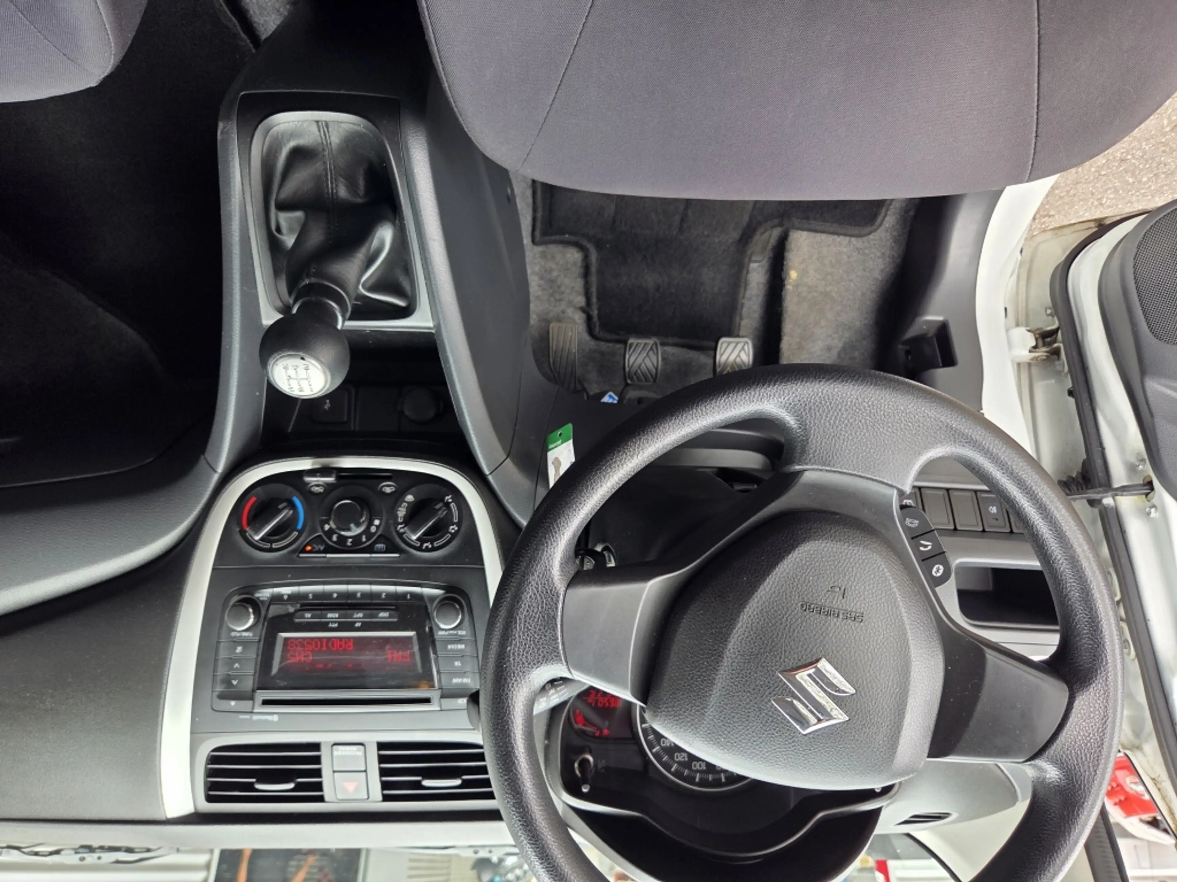 Suzuki Celerio 1.0 Exclusive — photo 10