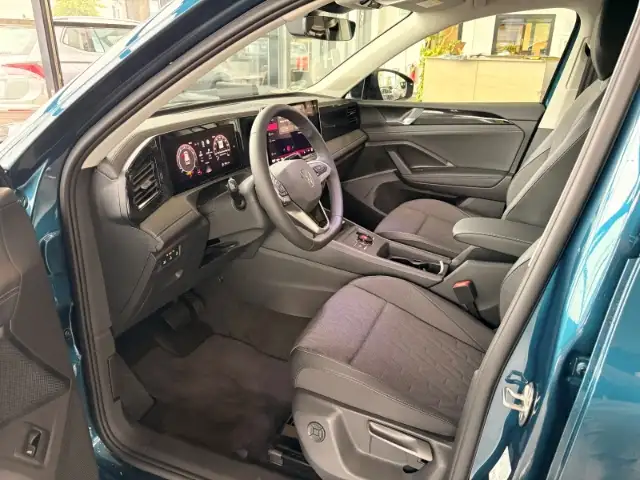Volkswagen Tiguan view 14