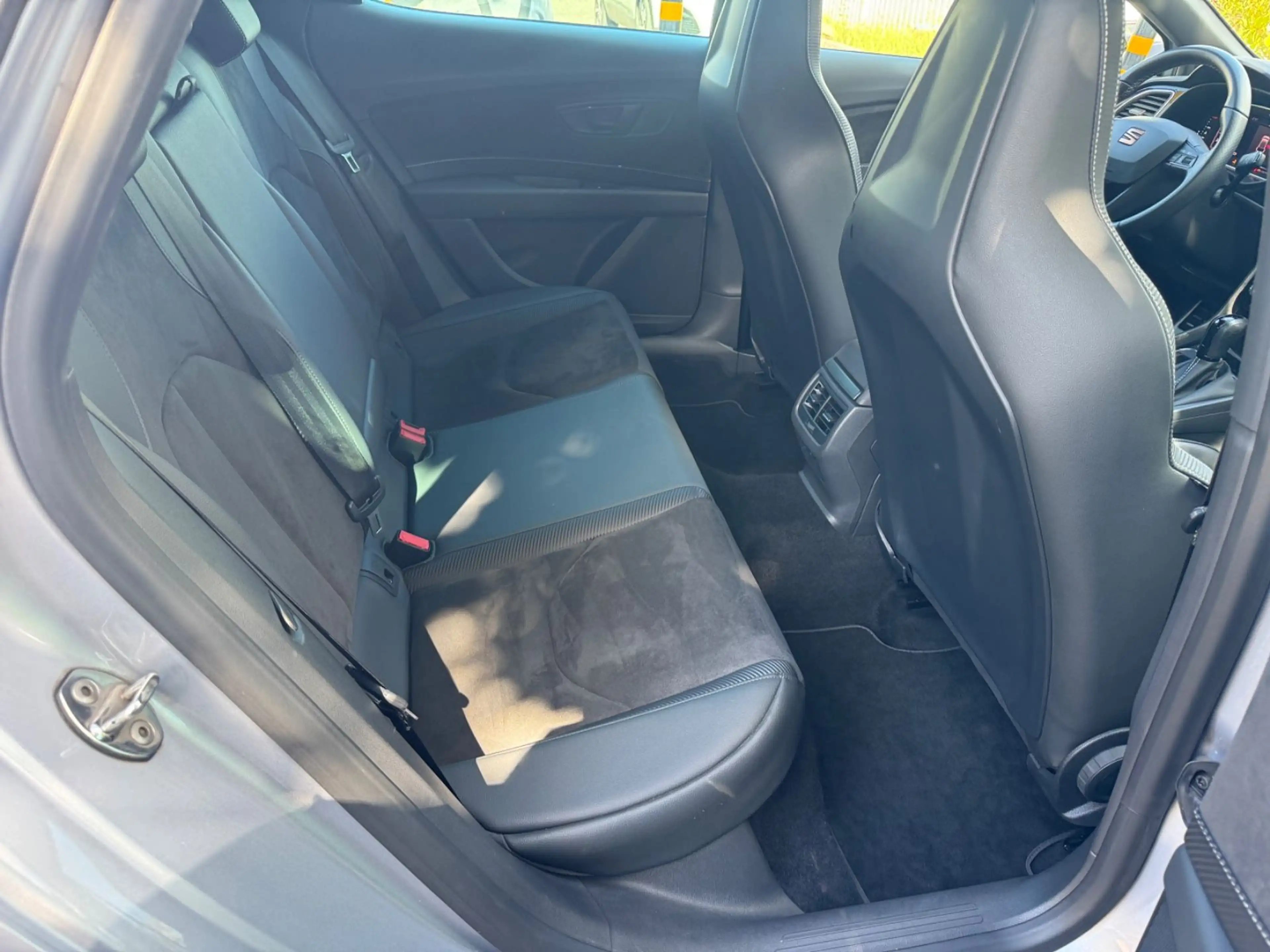 SEAT Leon Cupra 290 Panorama+LED+Navi+BeatsAudio — photo 6