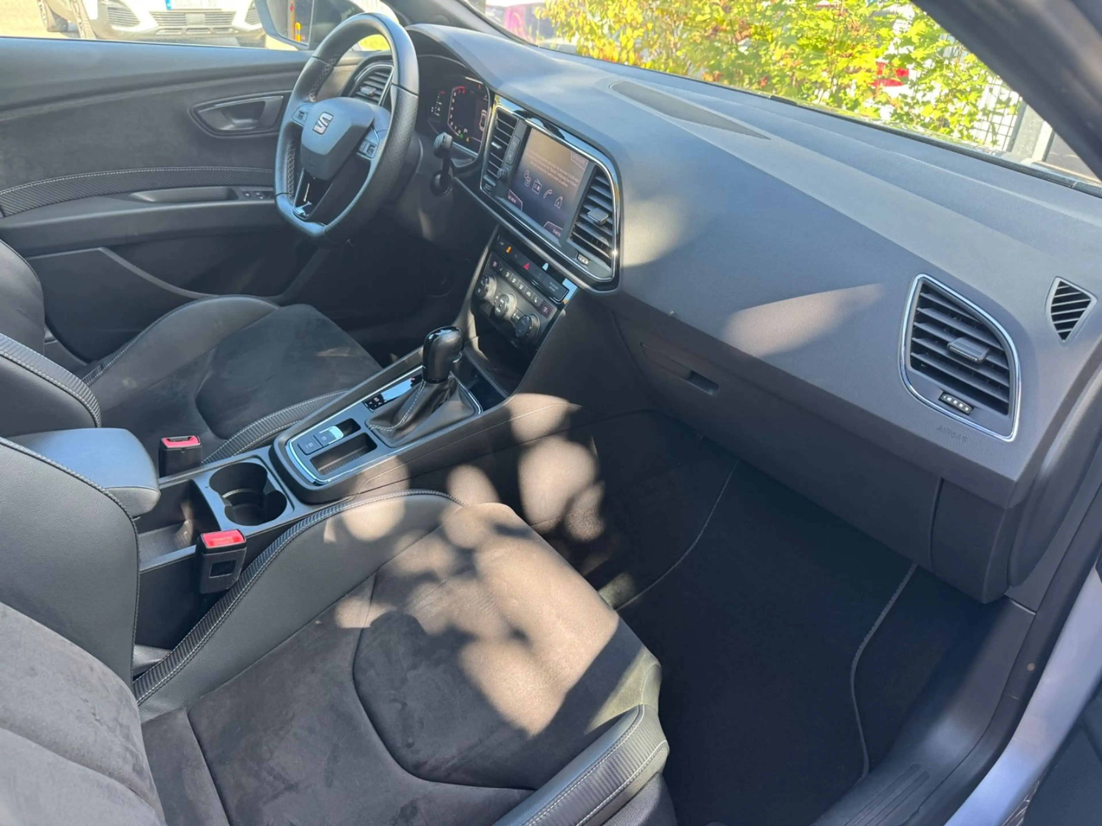 SEAT Leon Cupra 290 Panorama+LED+Navi+BeatsAudio — photo 4