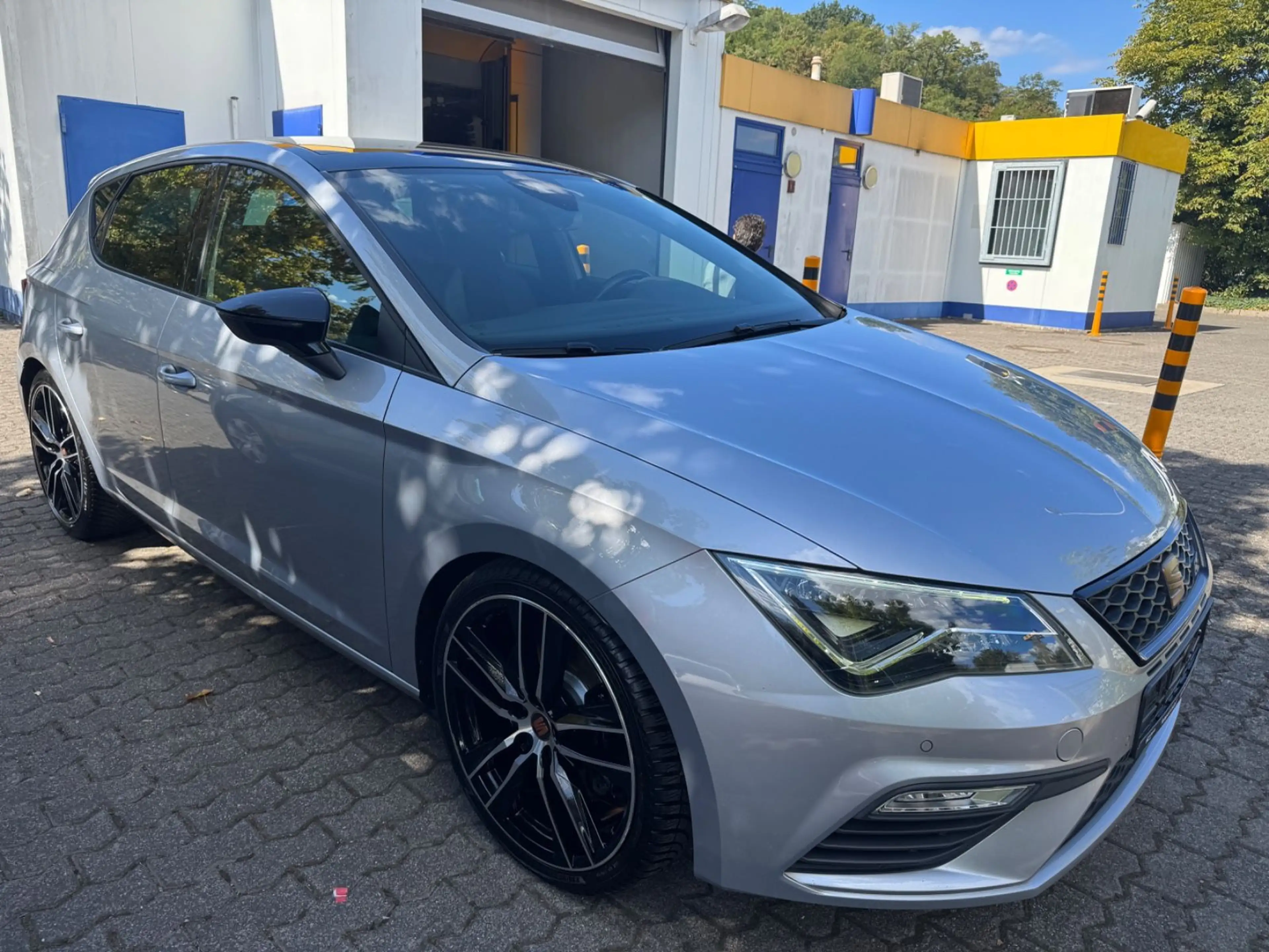 SEAT Leon Cupra 290 Panorama+LED+Navi+BeatsAudio — photo 3