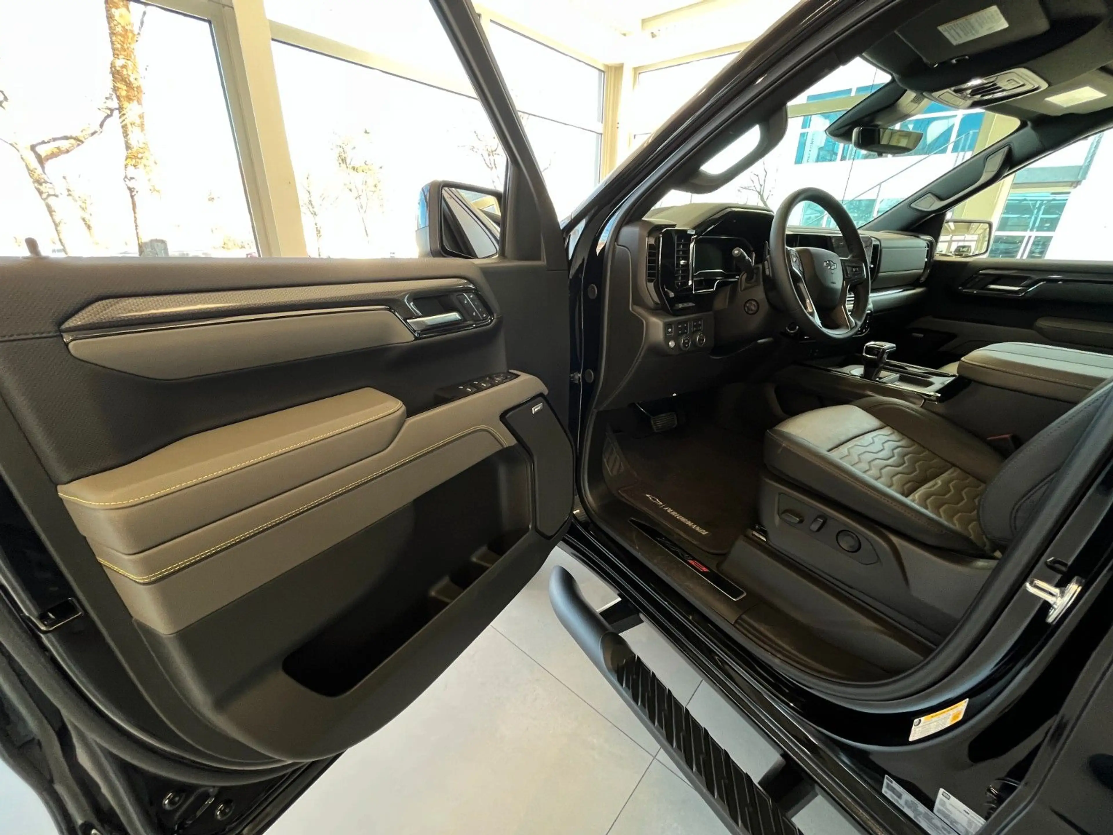 Chevrolet Silverado ZR2 V8 6.2*Head-Up*360°*AHK*Bügel — photo 13