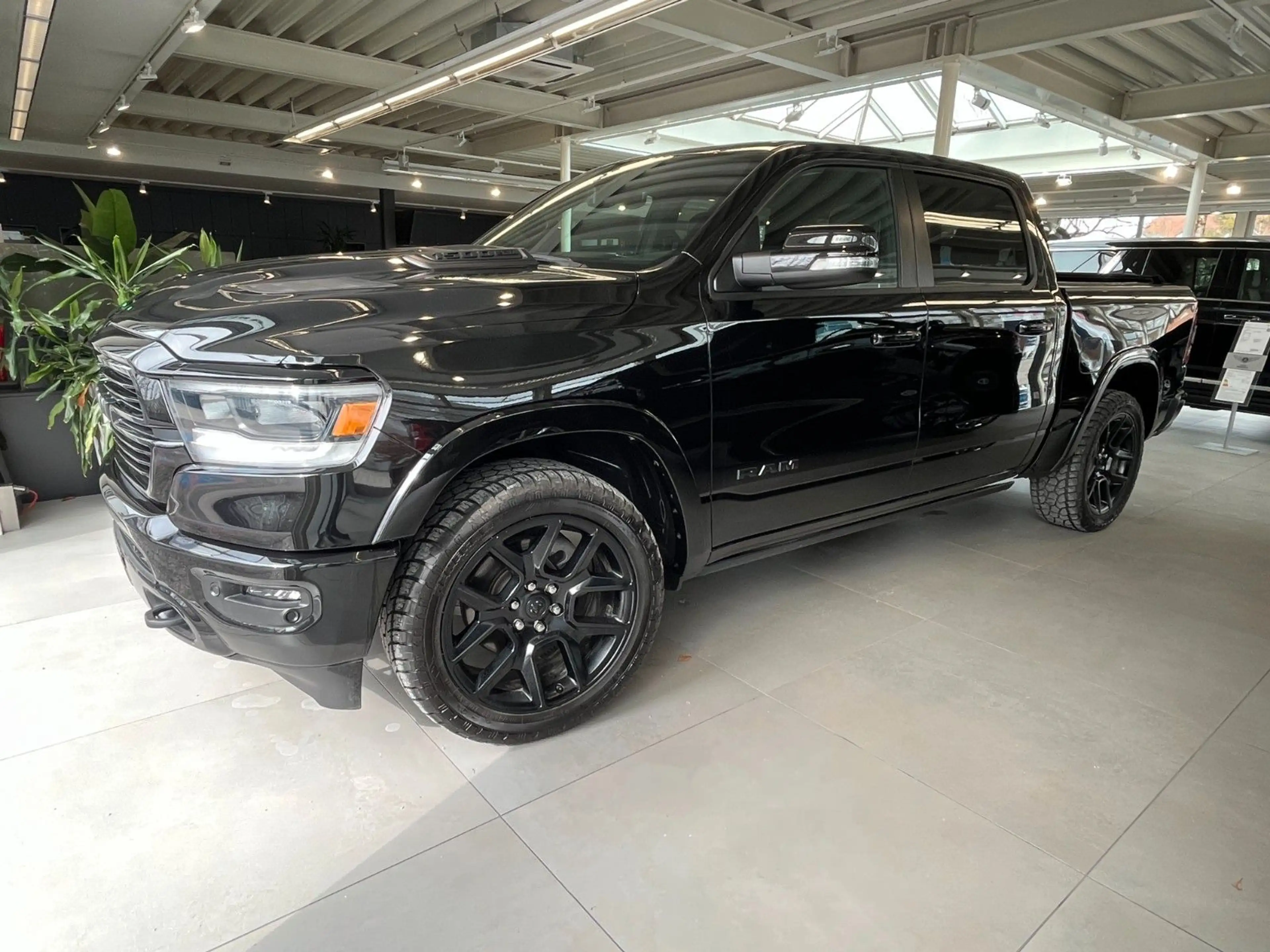 Chevrolet Silverado ZR2 V8 6.2*Head-Up*360°*AHK*Bügel — photo 4