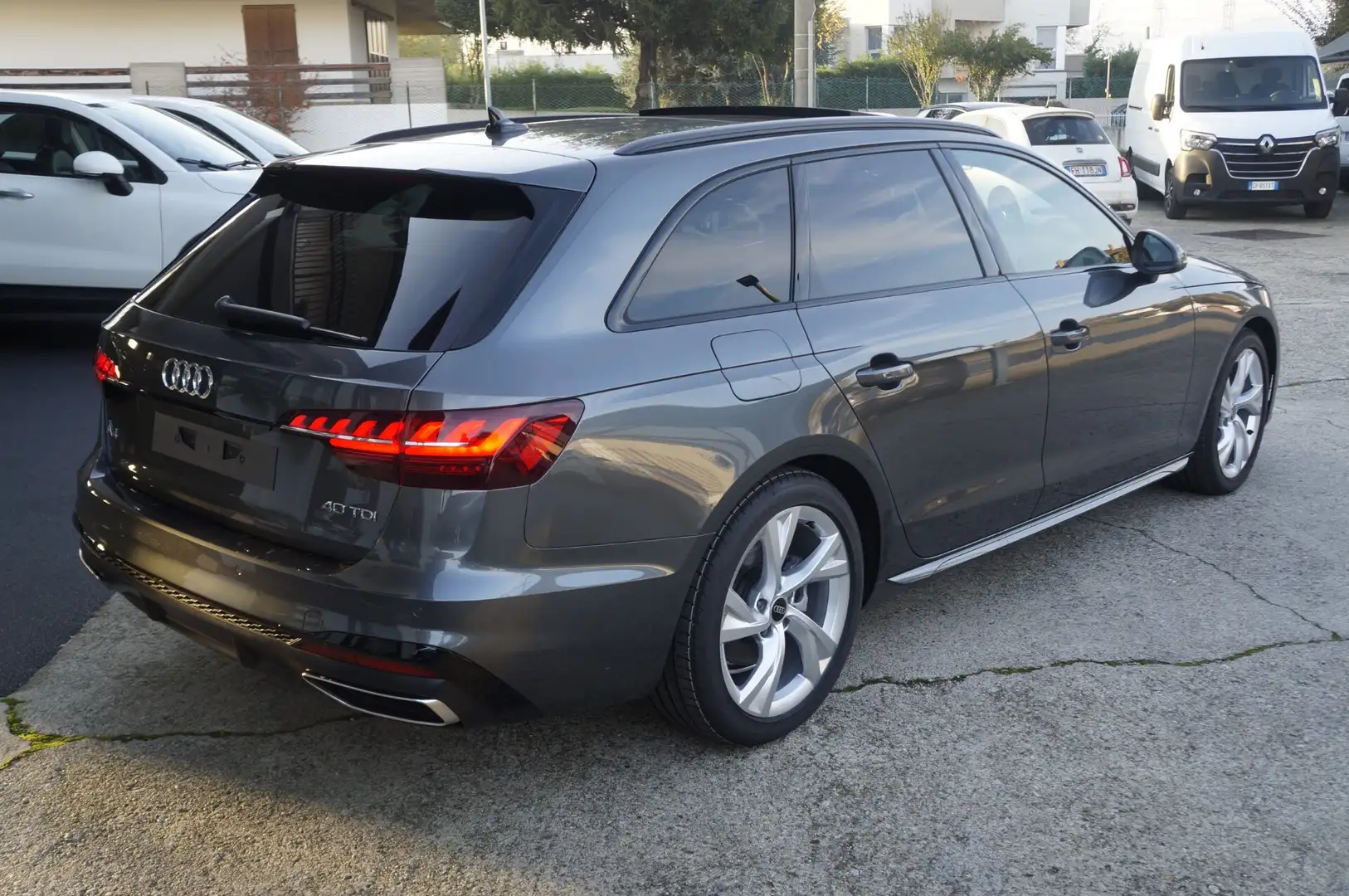 Audi A4 Avant 40 TDI S tronic S line edition 204 TETTO APR Grijs - 2