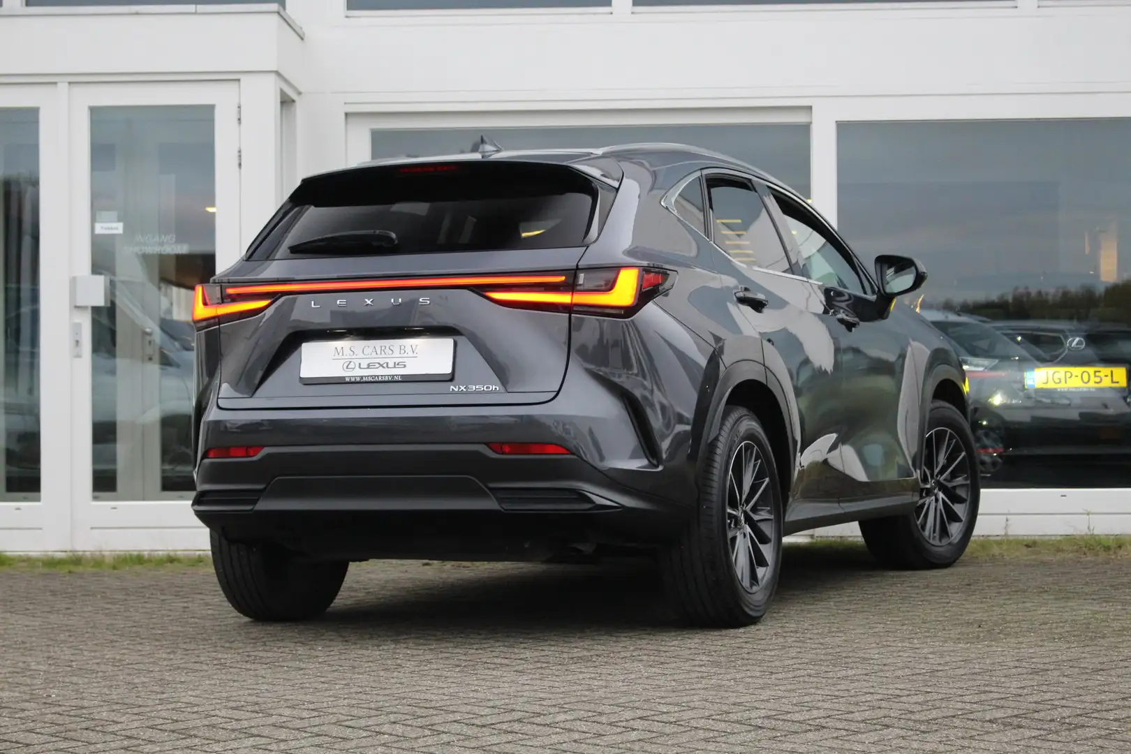 Lexus NX 350h Hybride Luxury Line I Garantie I Carplay I Premium Grijs - 2