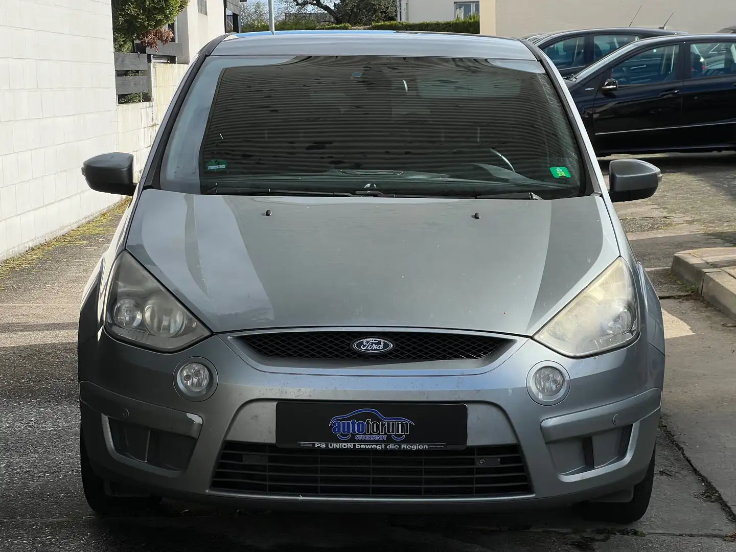 Ford S-Max 2.0 TDCi DPF Titanium 7-SITZER NAVI SHZ PDC Gris - 2