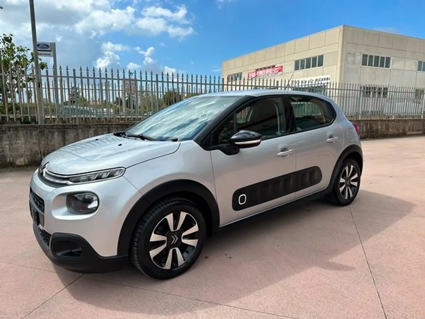 Citroen C3 1.2 puretech Shine 82cv Grigio - 2