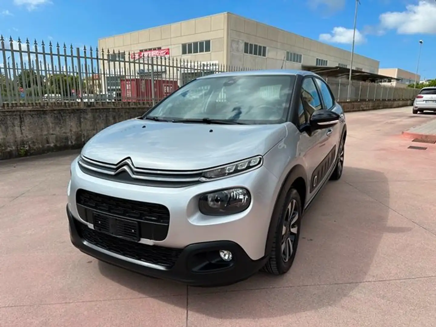 Citroen C3 1.2 puretech Shine 82cv Grigio - 1
