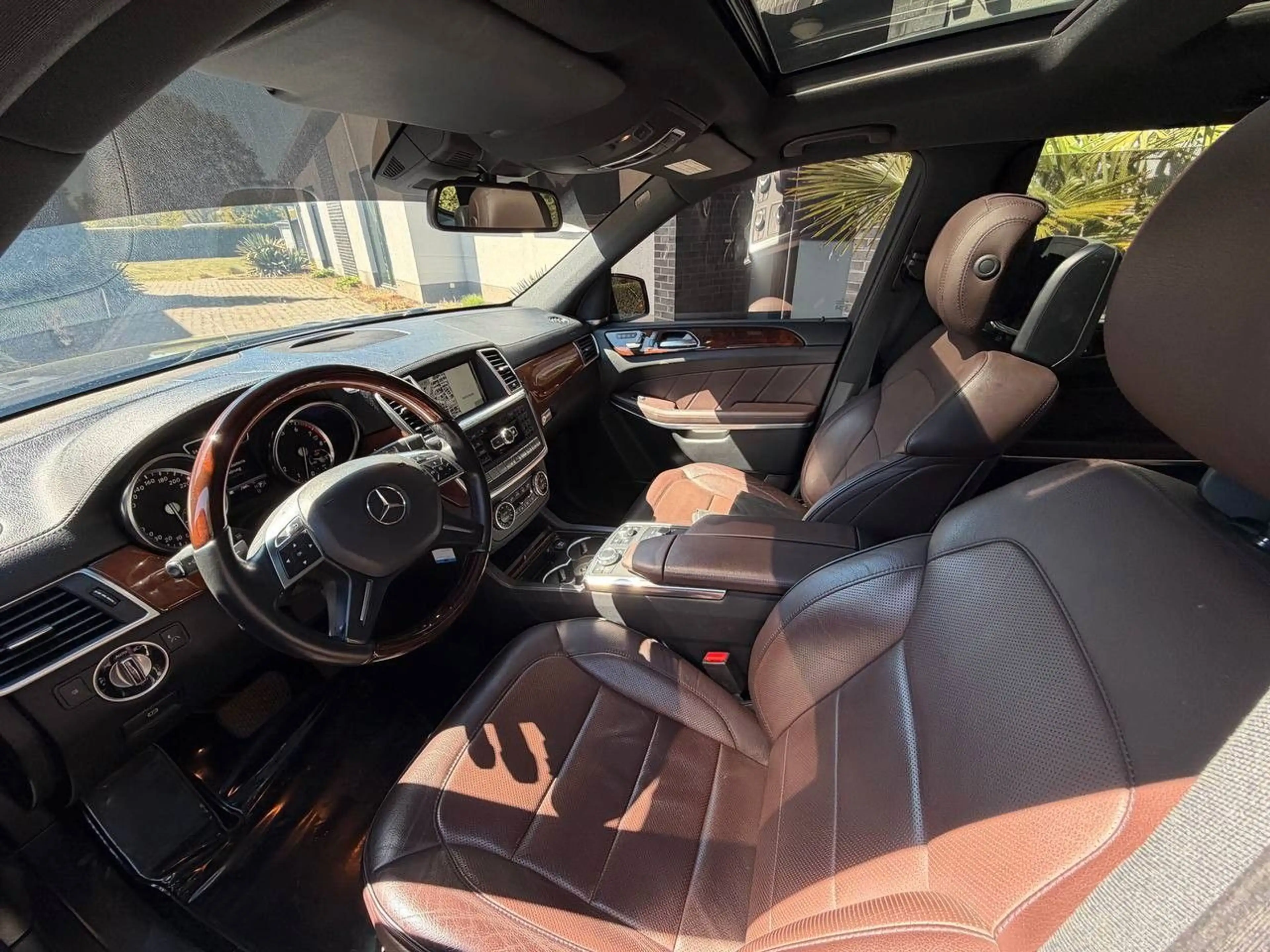 Mercedes-Benz GL 500 4Matic AMG / H&K / TV / Pano / 360° — photo 10