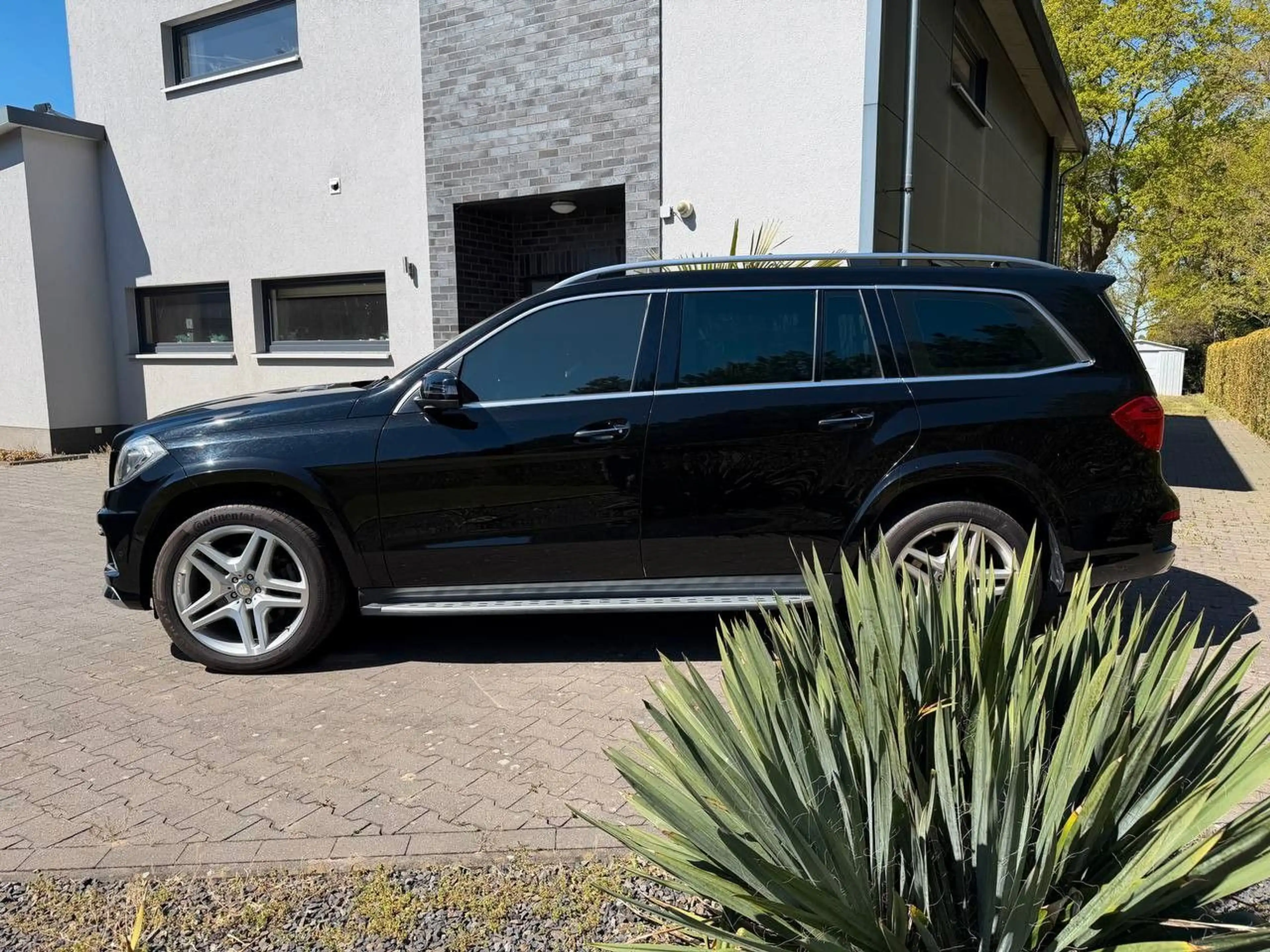 Mercedes-Benz GL 500 4Matic AMG / H&K / TV / Pano / 360° — photo 7