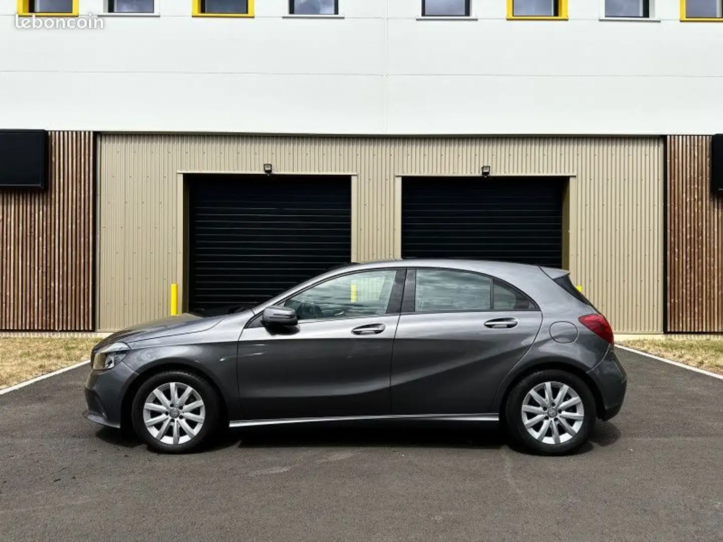 Mercedes-Benz A 200 Mercedes 200 CDI 136CH BUSINESS EDITION 7G-DCT GRA Gris - 2