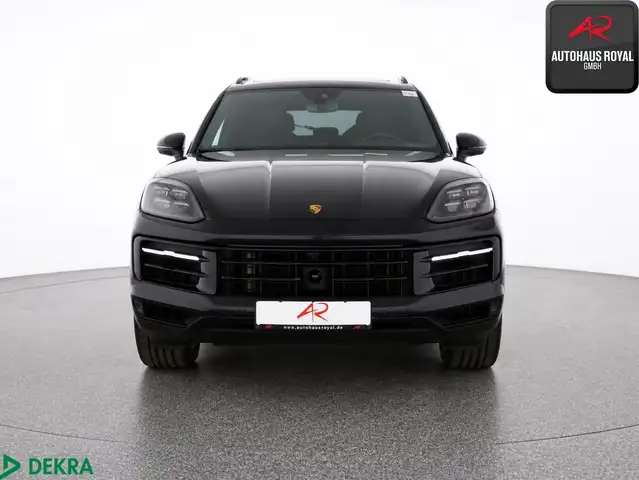 Porsche Cayenne view 8