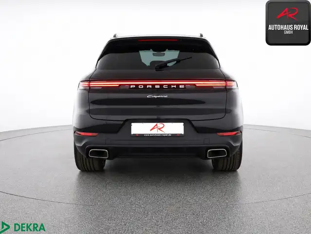 Porsche Cayenne view 4