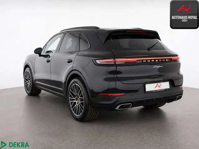 Porsche Cayenne view 3