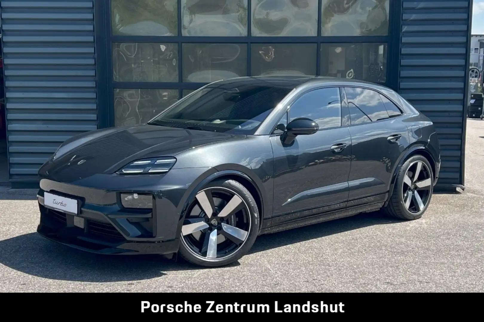 Porsche Macan Turbo | Hinterachslenkung | 22-Zoll | AHK Grau - 1