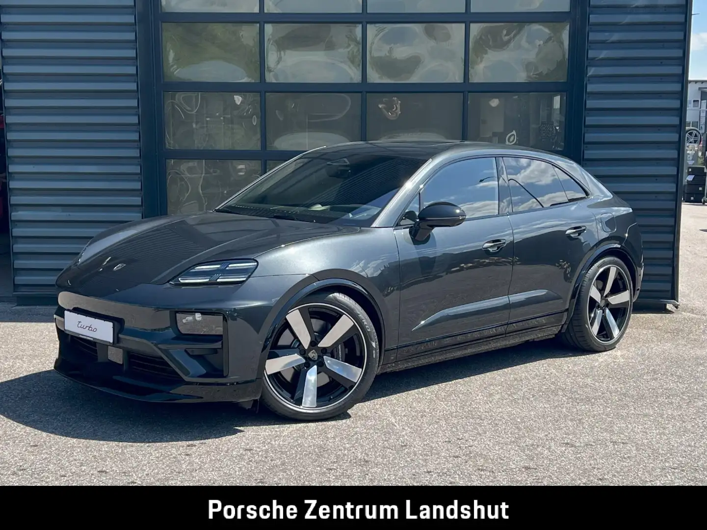 Porsche Macan Turbo | Hinterachslenkung | 22-Zoll | AHK Grau - 2