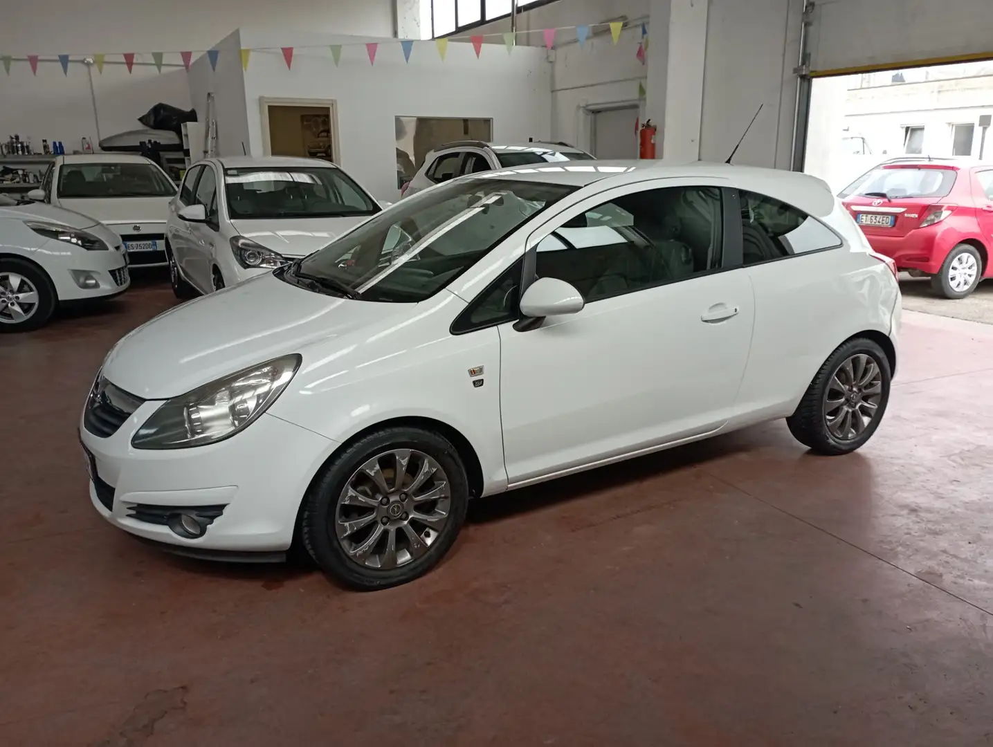 Opel Corsa 1.2 3 porte Club Blanc - 2