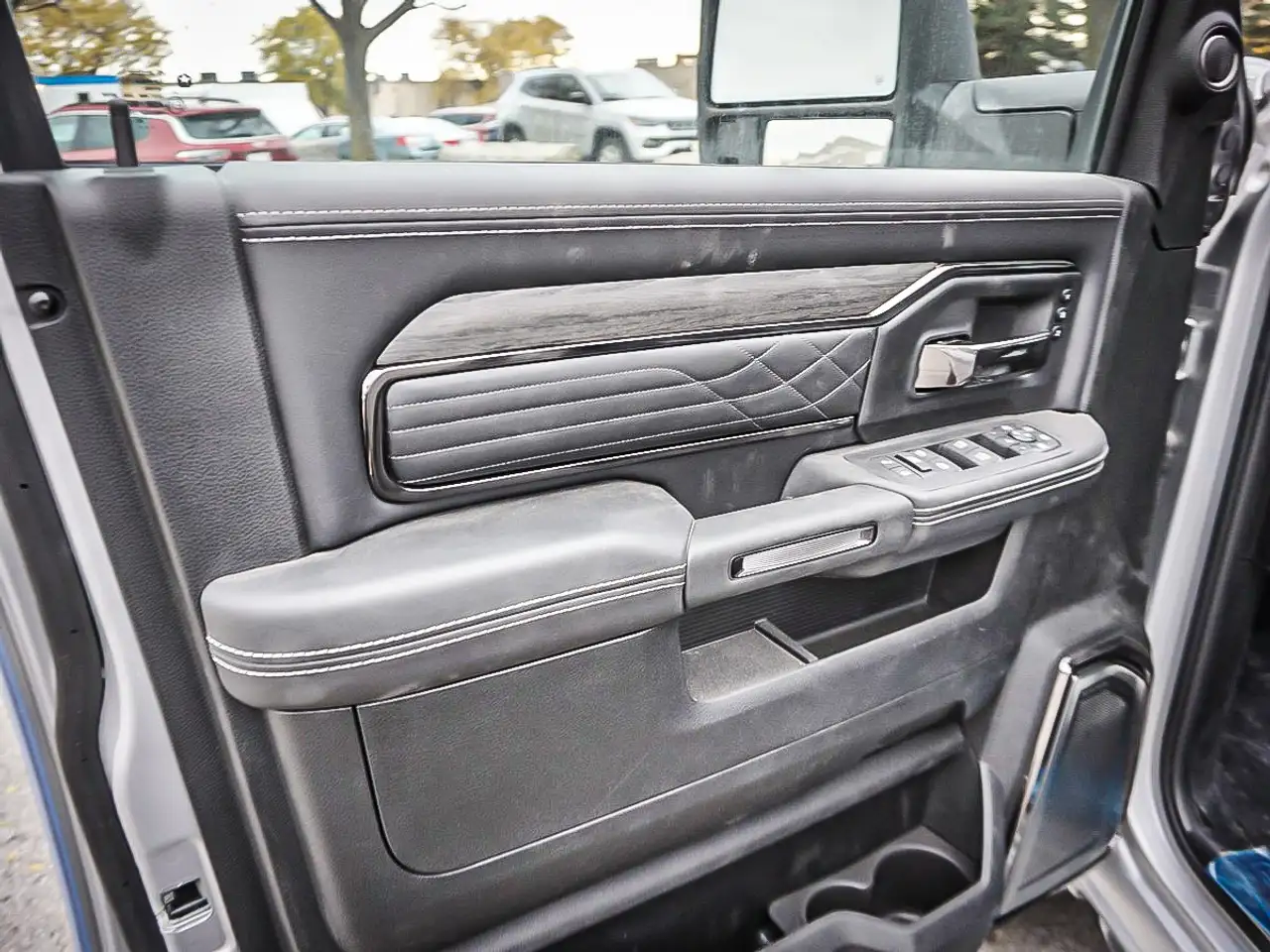 RAM 2500 снимка RAM 2500