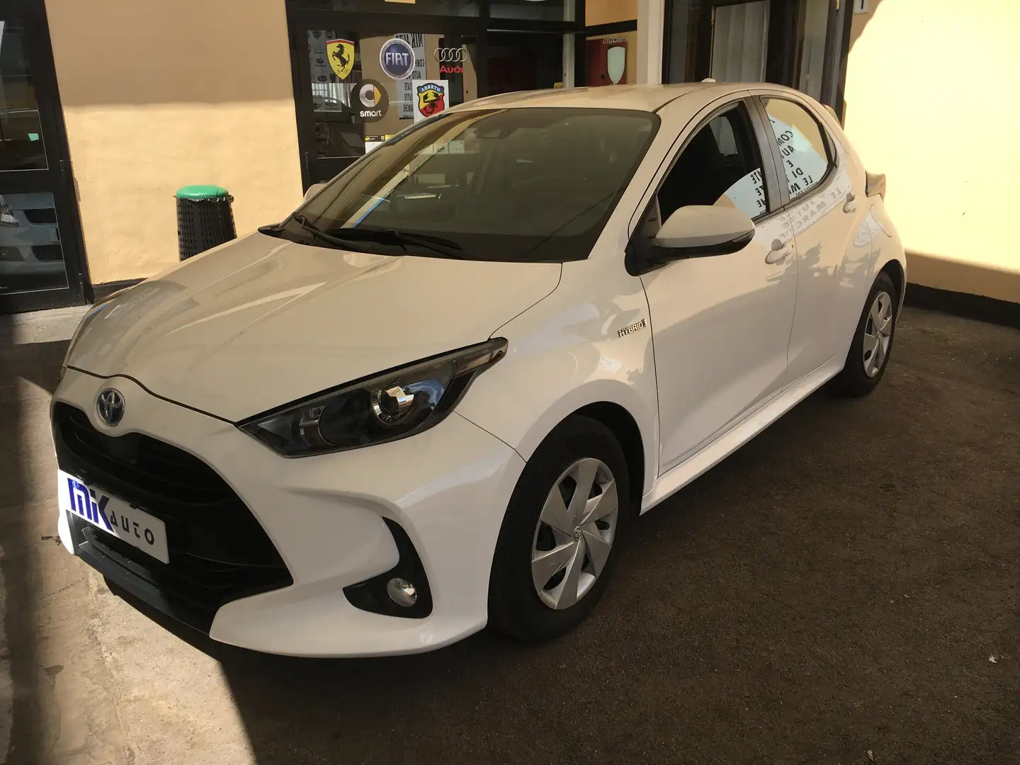 Toyota Yaris 1.5h Active Blanco - 2