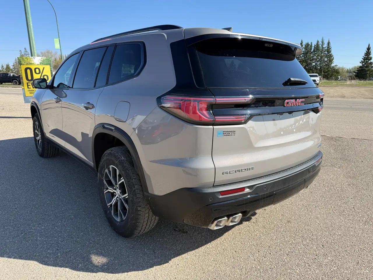 GMC Acadia снимка GMC Acadia