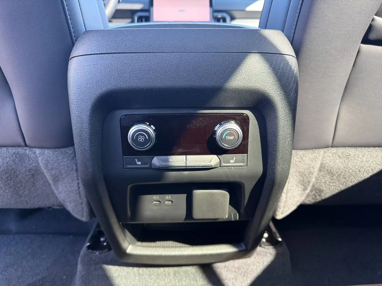 GMC Acadia снимка GMC Acadia