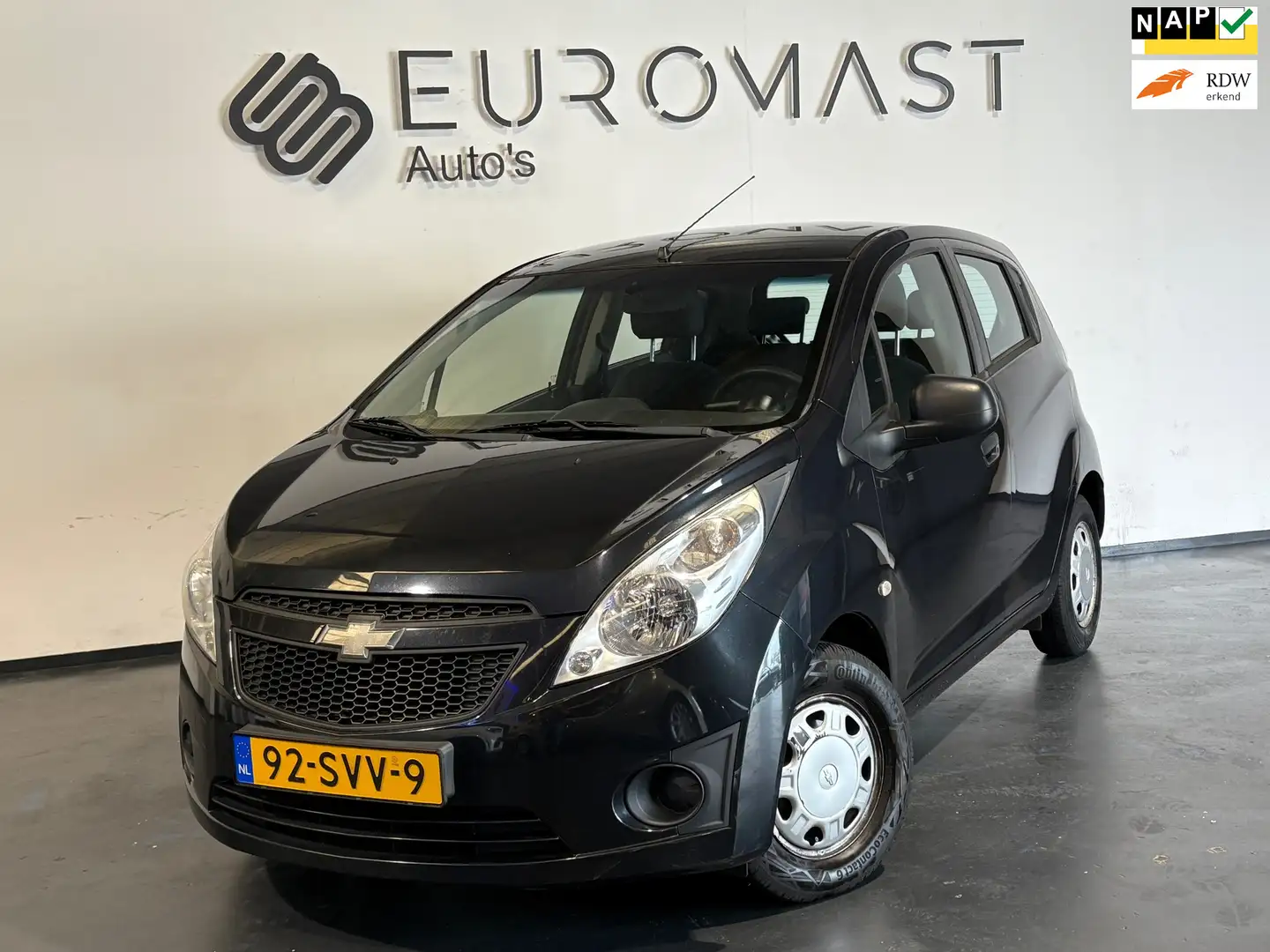 Chevrolet Spark 1.0 16V LE Nieuwe Apk Zwart - 1