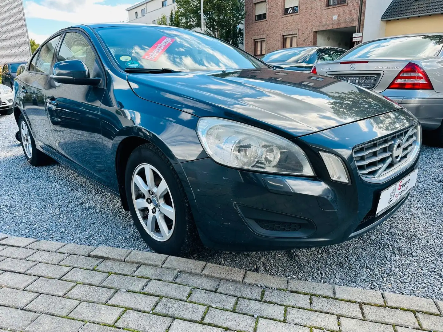 Volvo S60 Lim. Kinetic Gris - 1