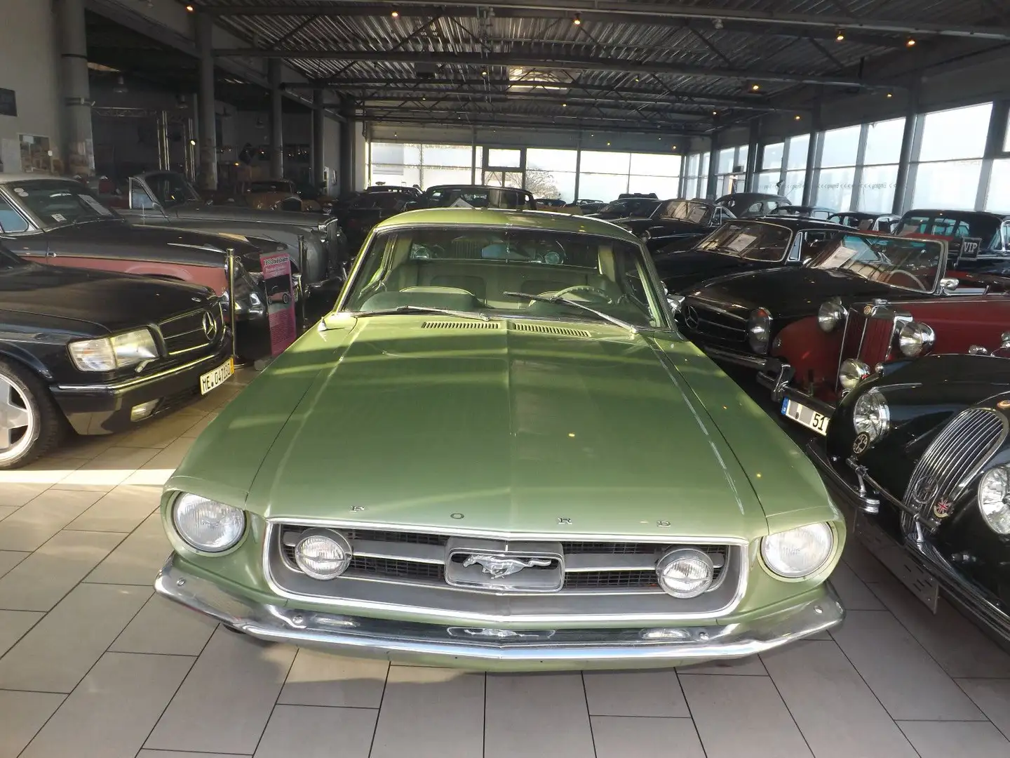 Ford Mustang Coupé 4,7-es grünt so grün,wenn... Grün - 1