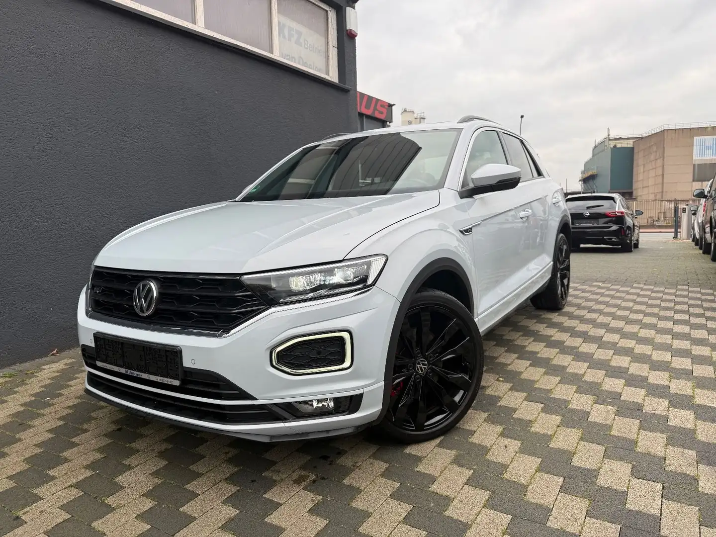 Volkswagen T-Roc Sport 4M R Line Pano-Dach Alcantara Ahk Silber - 1