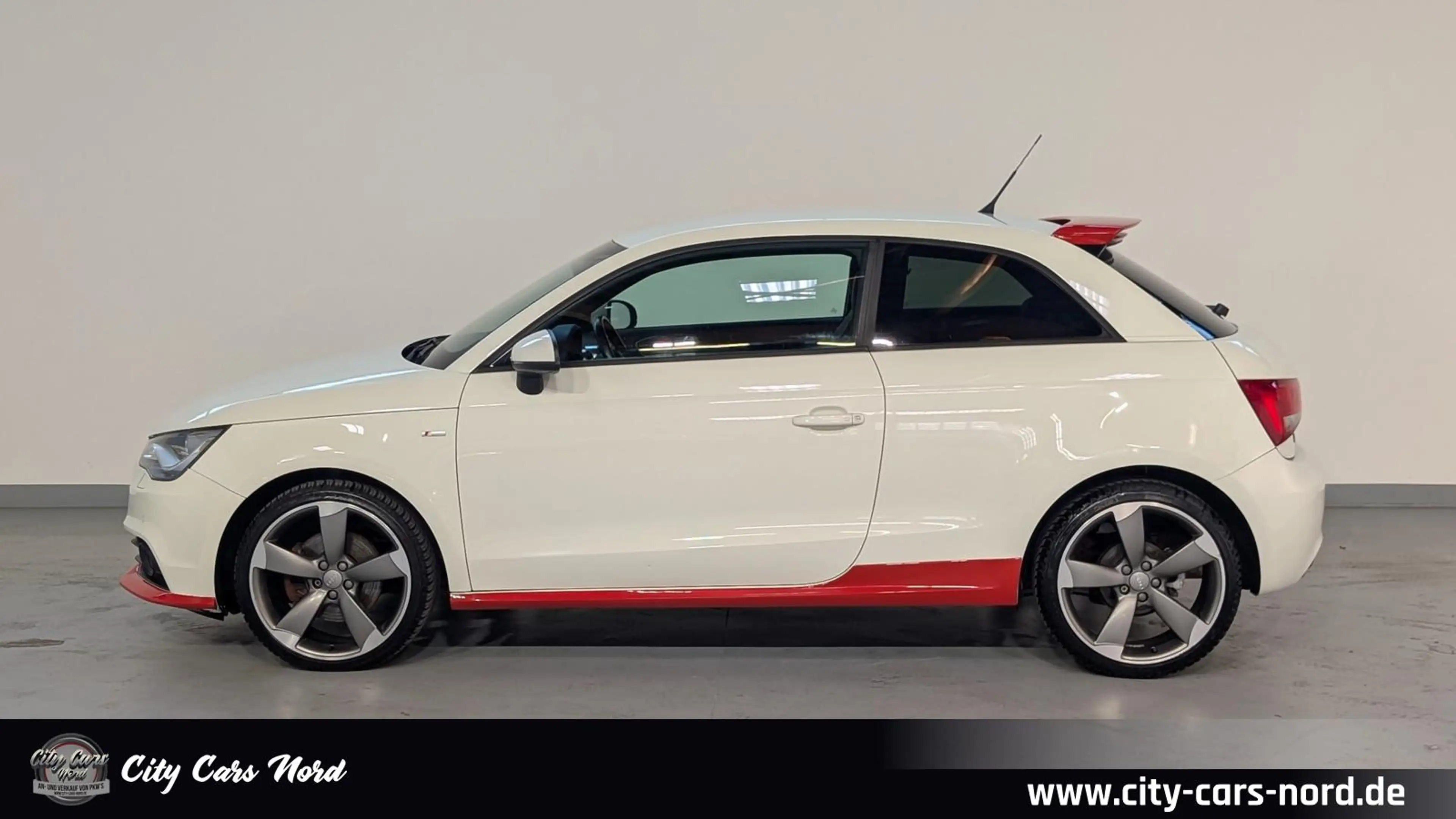 Audi A1 S Line Sportpaket BOSE+LEDER+XENON+TEMPO+PDC — photo 2