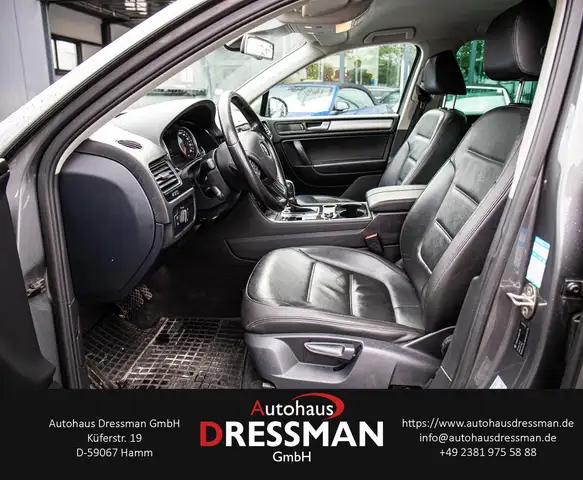 Volkswagen Touareg view 10
