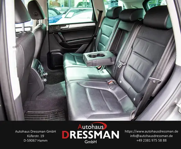 Volkswagen Touareg view 12