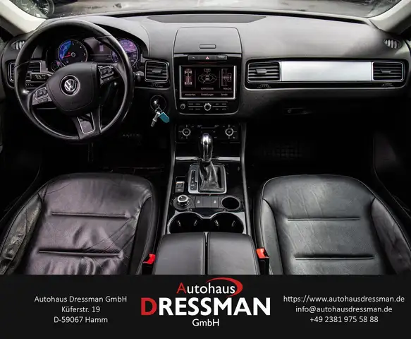 Volkswagen Touareg view 13