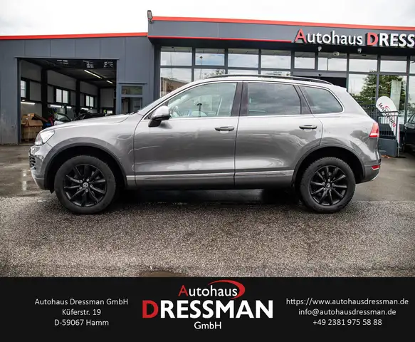 Volkswagen Touareg view 7