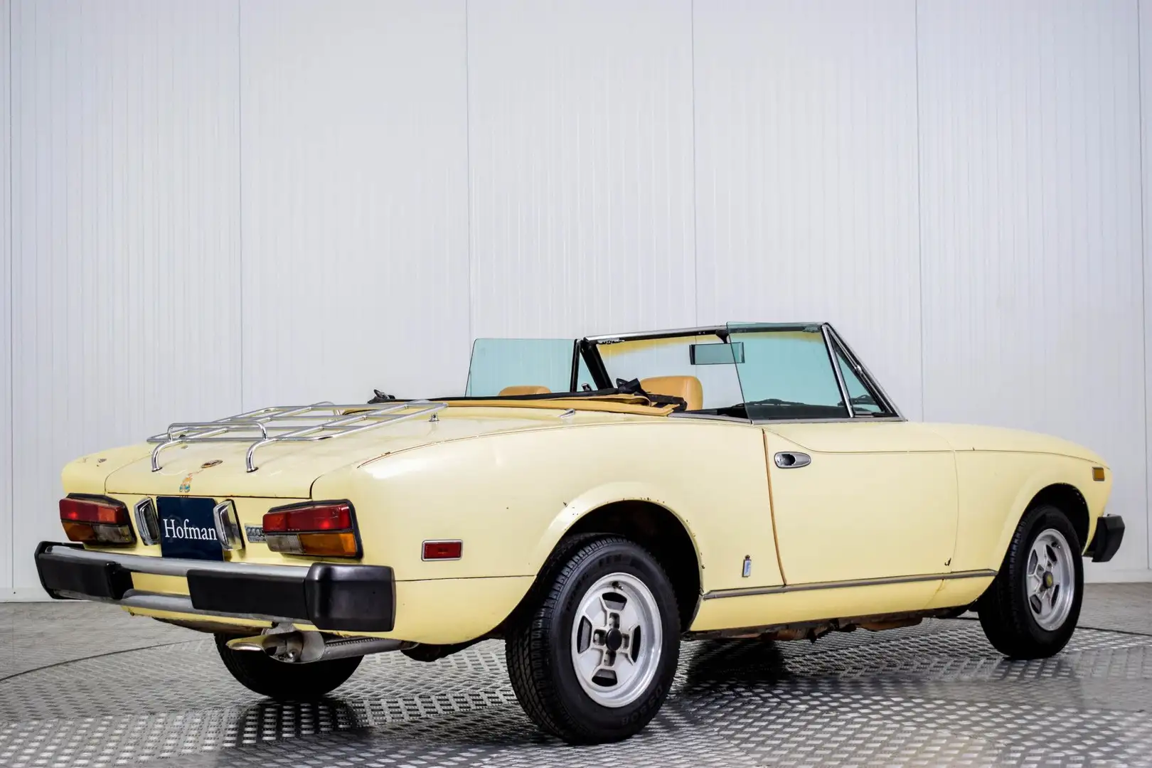 Fiat 124 Spider 2000 Injection Beżowy - 2